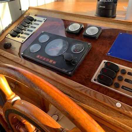 Stahlschiff Dorina Botel